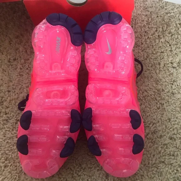 Women’s Nike Air Vapormax Plus 7.5 Bright Crimson - Picture 8 of 10